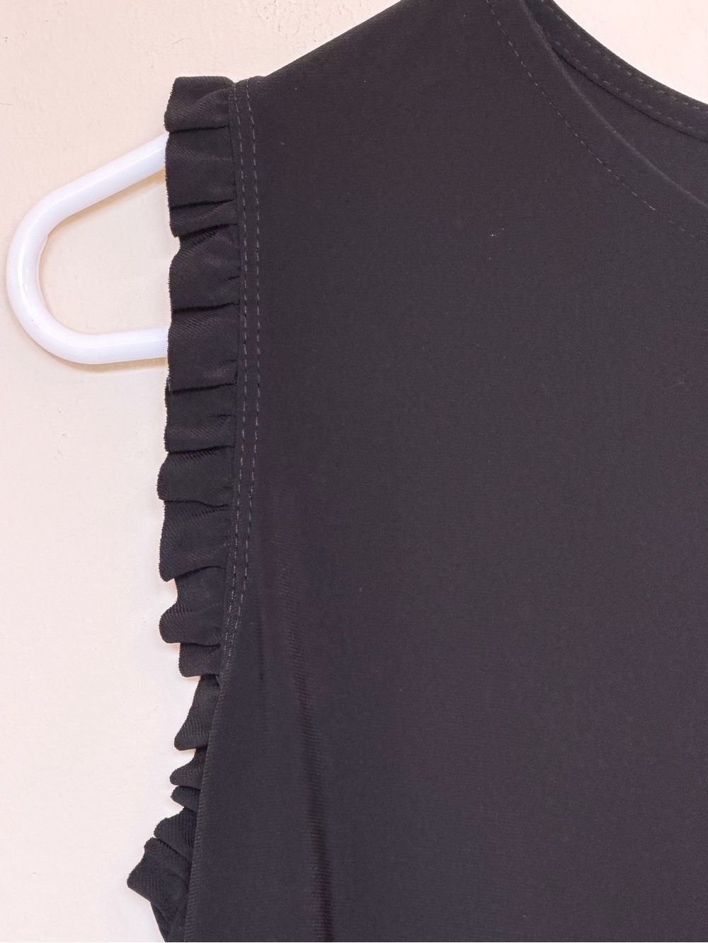 Tiana B Black Ruffle Hem Shift Dress Minimalist Office Siren Classic L - Picture 4 of 8